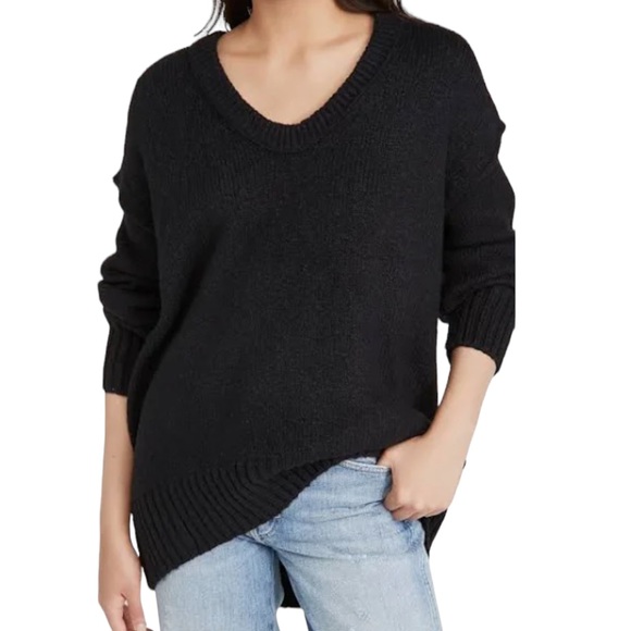 Free People Sweaters - FREE PEOPLE BROOKSIDE BLACK OVERSIZED MEDIUM DROP SHOULDER CHUNKY KNIT TUNIC